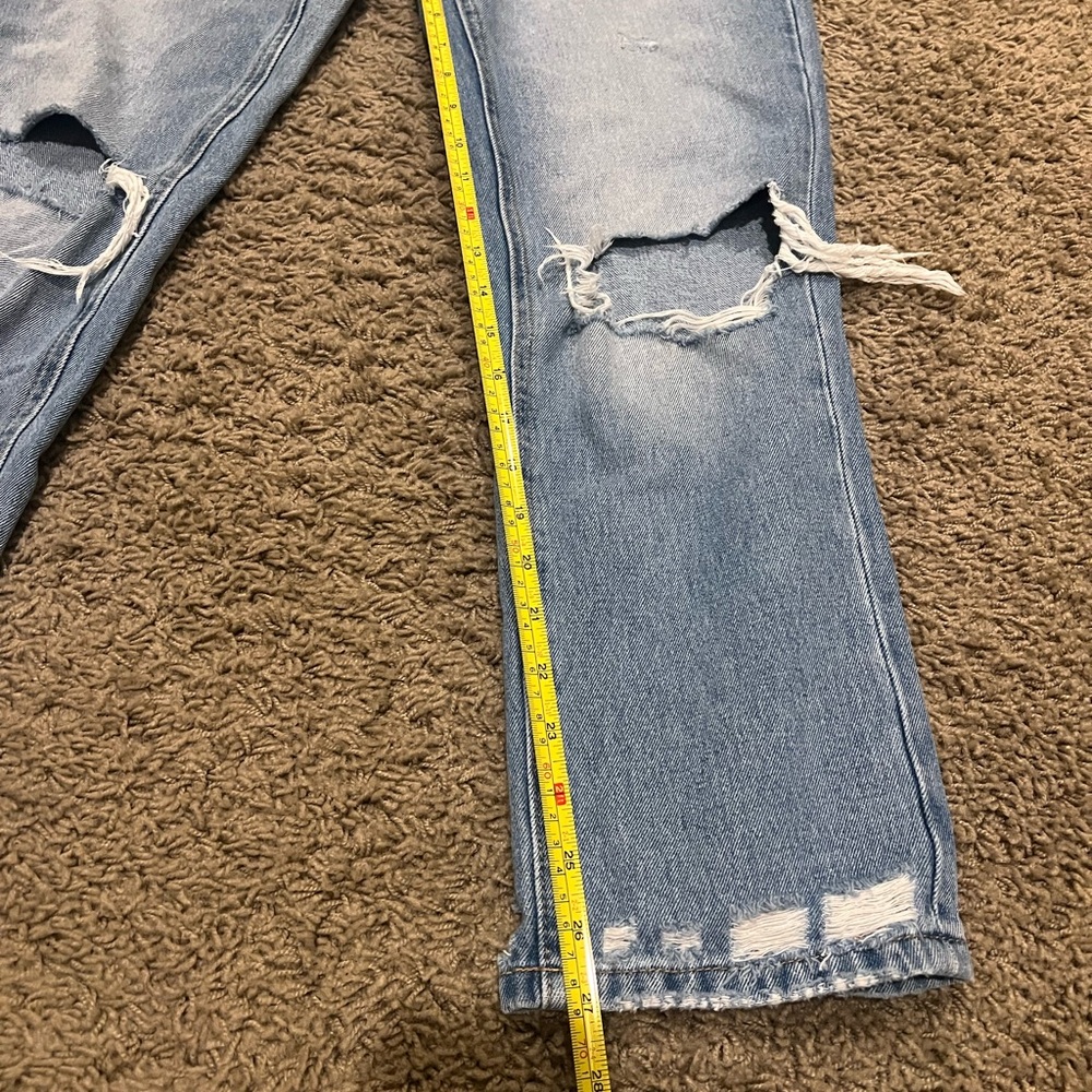 Distressed cropped jeans - Picture 8 of 11